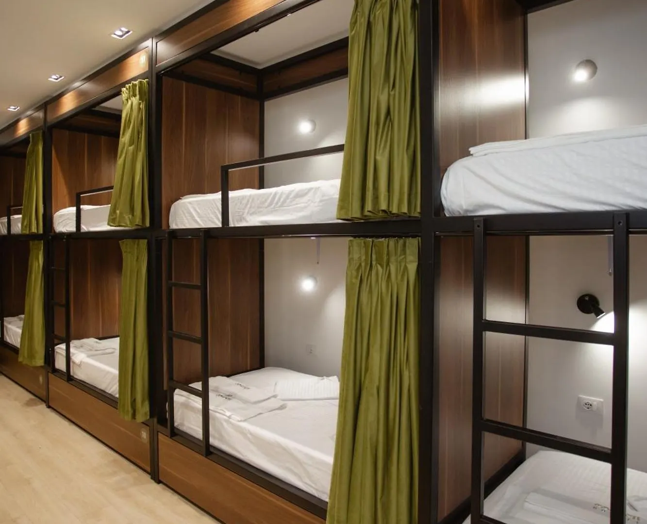 Corner Hostel شكودر
