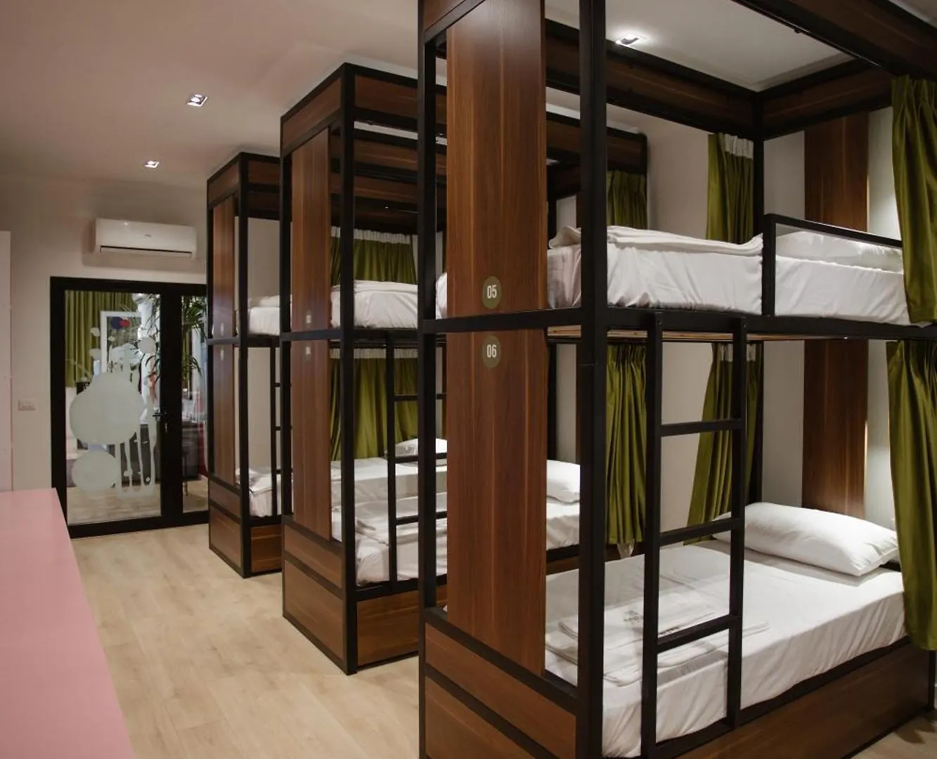 Corner Hostel شكودر