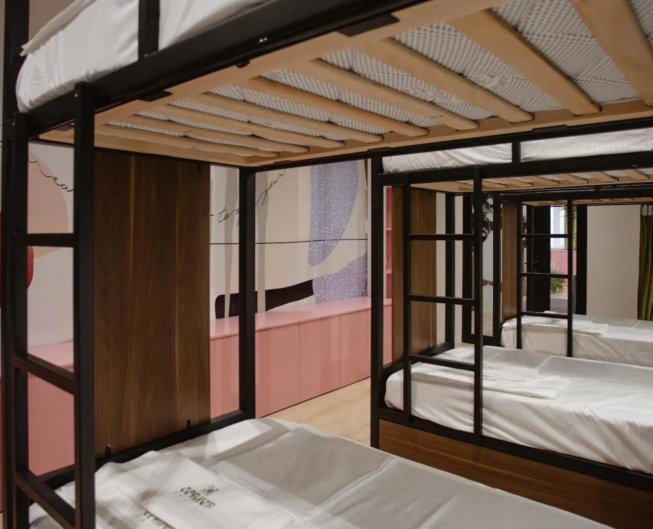 Corner Hostel شكودر